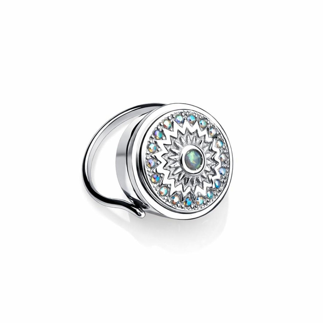 Anillo de Diseño con Compartimento Oculto