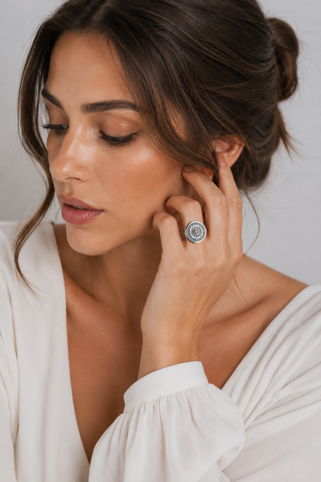 Anillo de Diseño con Compartimento Oculto